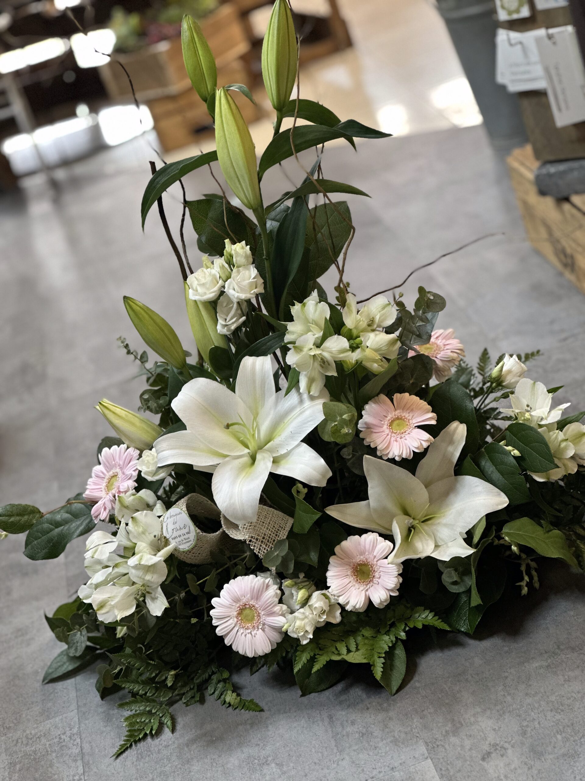 Gerbes de pied de cercueil tons Blancs & Roses